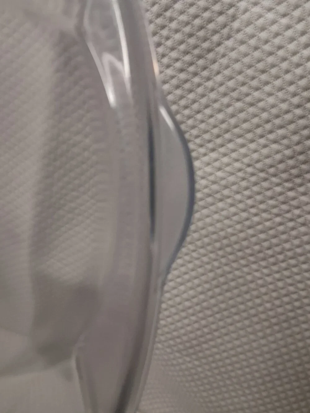 Nordic Ware BUNDT Cake Keeper Twist to Lock Clear Acrylic
